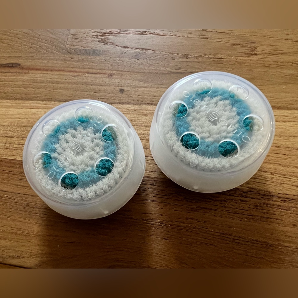 BRAND NEW 2pk DEEP PORE Clarisonic cleansing brushes